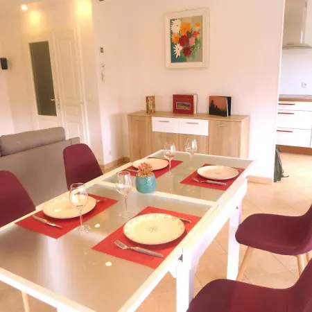 Apartament La Houblonniere Standing Et Confort A *